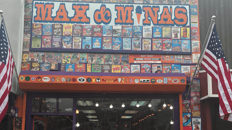 Max and Mina's